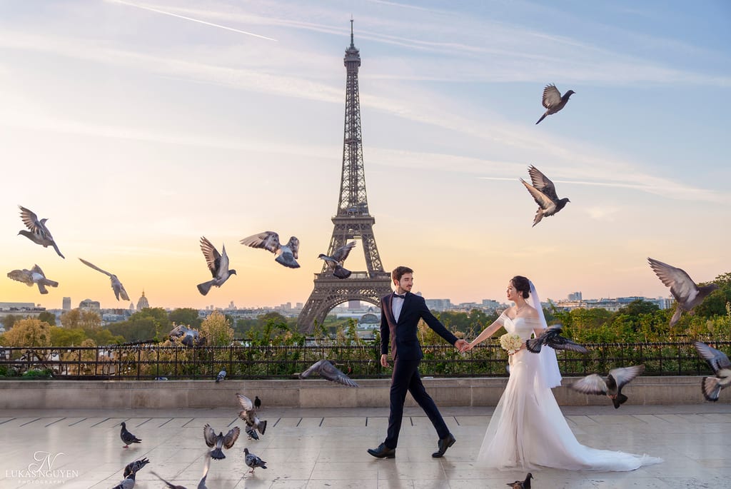 Wedding couple in Paris